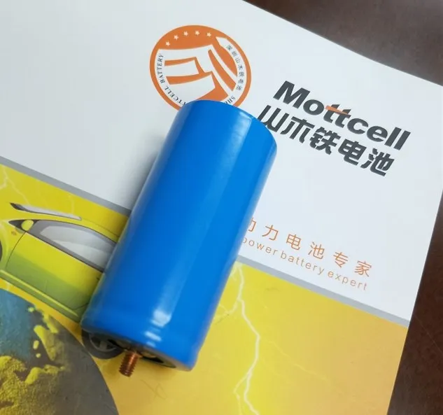 32700 Цилиндрическая LiFePO4 перезаряжаемая батарея 3.2V 6000mah 3C Разряд 4
